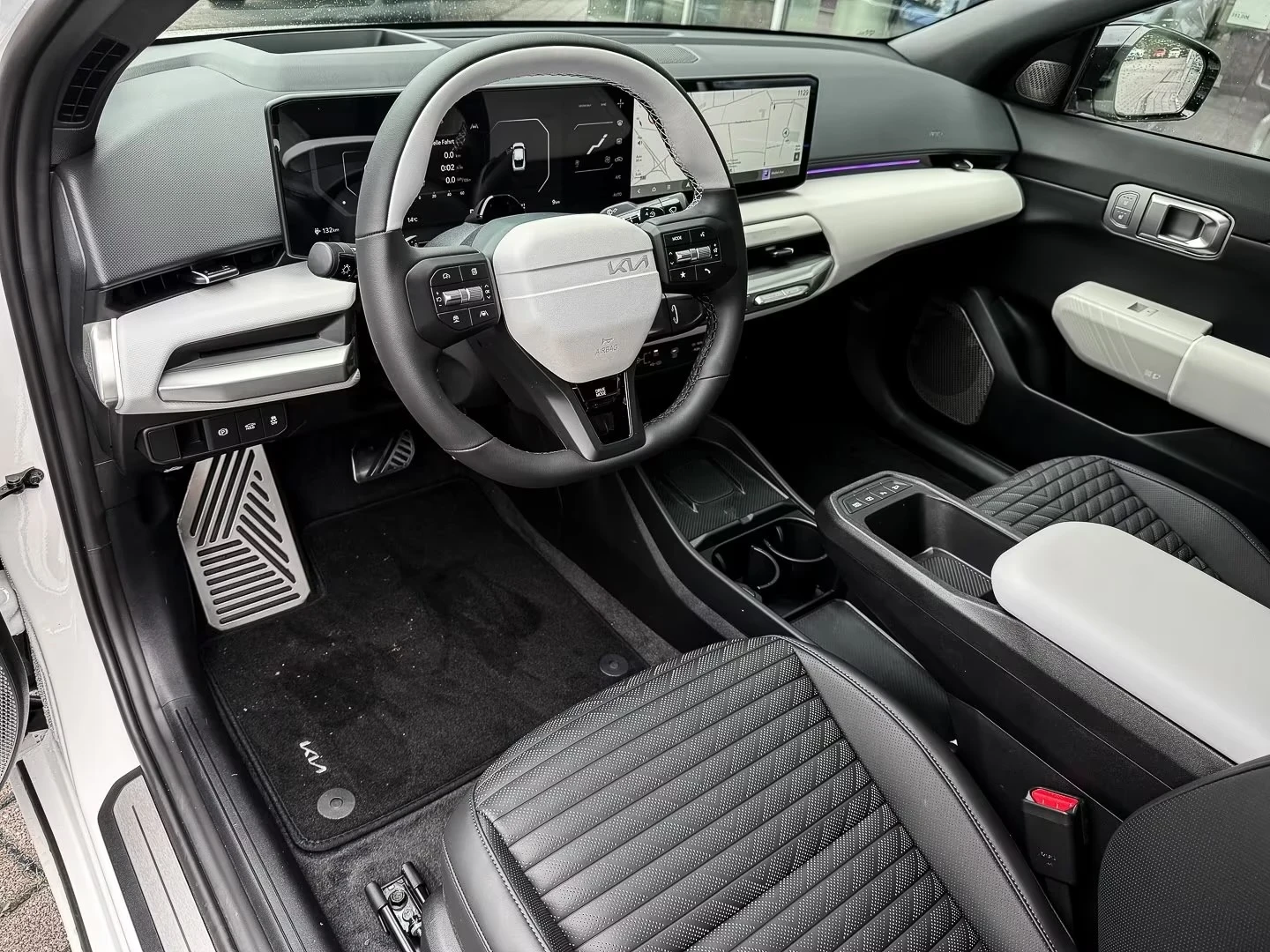 Kia EV4 FASTBACK 81kWh GT-Line 10��  PANO Warranty! | Mobile.bg � ����������� 14
