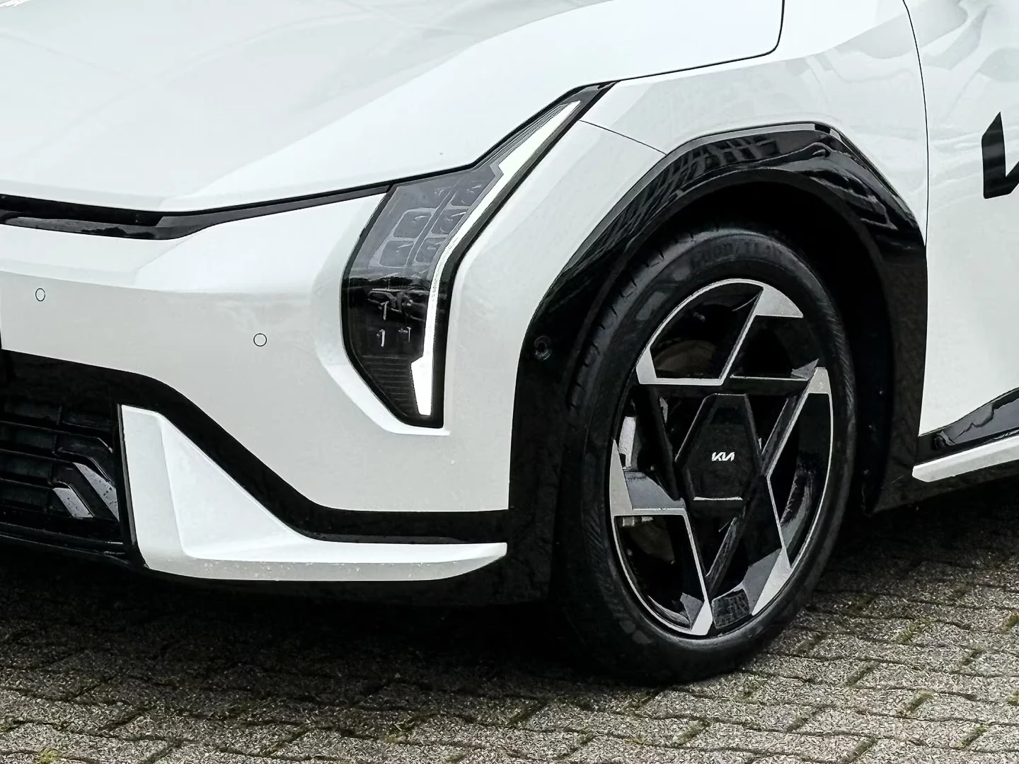 Kia EV4 FASTBACK 81kWh GT-Line 10��  PANO Warranty! | Mobile.bg � ����������� 5