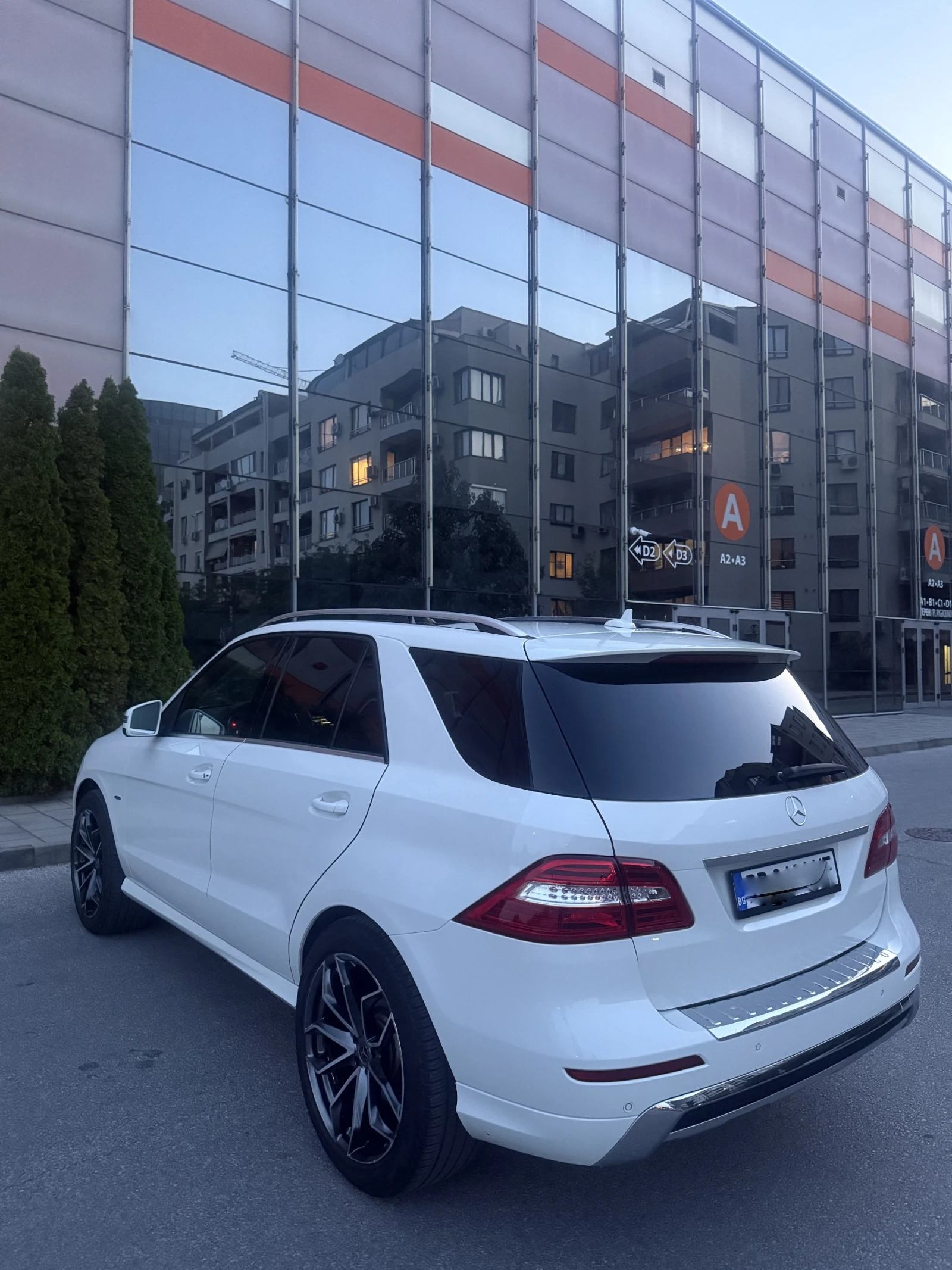 Mercedes-Benz ML 350 Bluetec 4 Matic, снимка 3 - Автомобили и джипове - 55298118