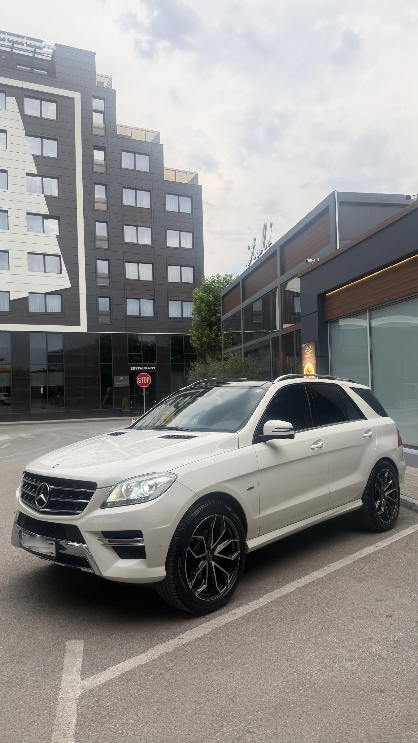 Mercedes-Benz ML 350 Bluetec 4 Matic, снимка 6 - Автомобили и джипове - 55298118