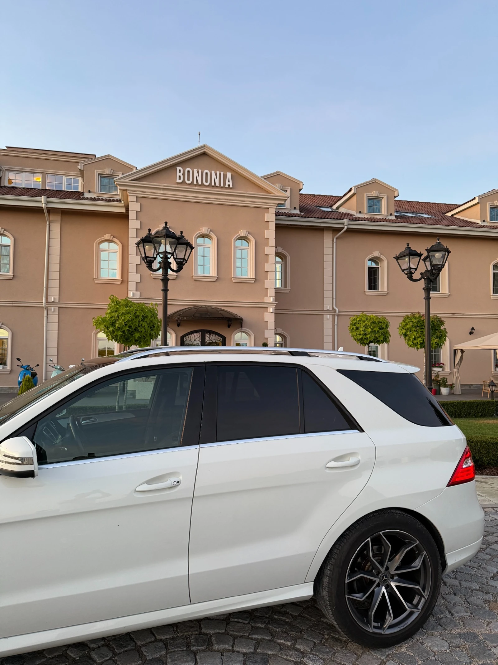 Mercedes-Benz ML 350 Bluetec 4 Matic, снимка 2 - Автомобили и джипове - 55298118