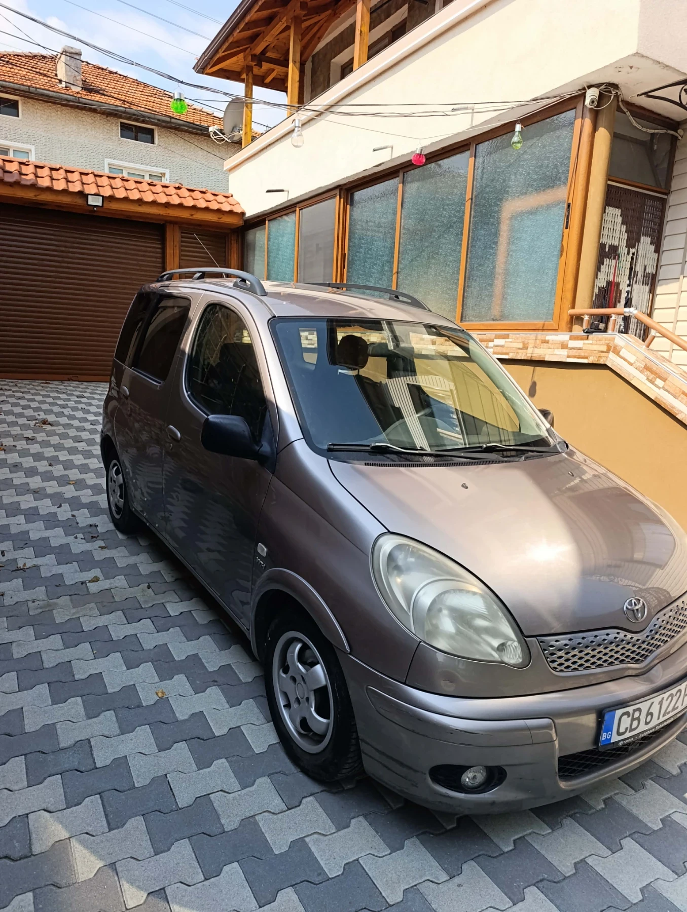 Toyota Yaris verso, снимка 11 - Автомобили и джипове - 55825207