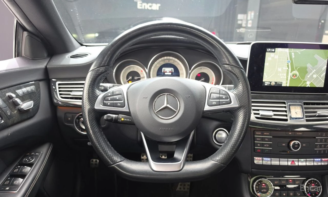 Mercedes-Benz CLS 400 AMG* LINE* ПОДГРЕВ* ОБДУХВАНЕ* 360КАМЕРА* , снимка 9 - Автомобили и джипове - 56042768