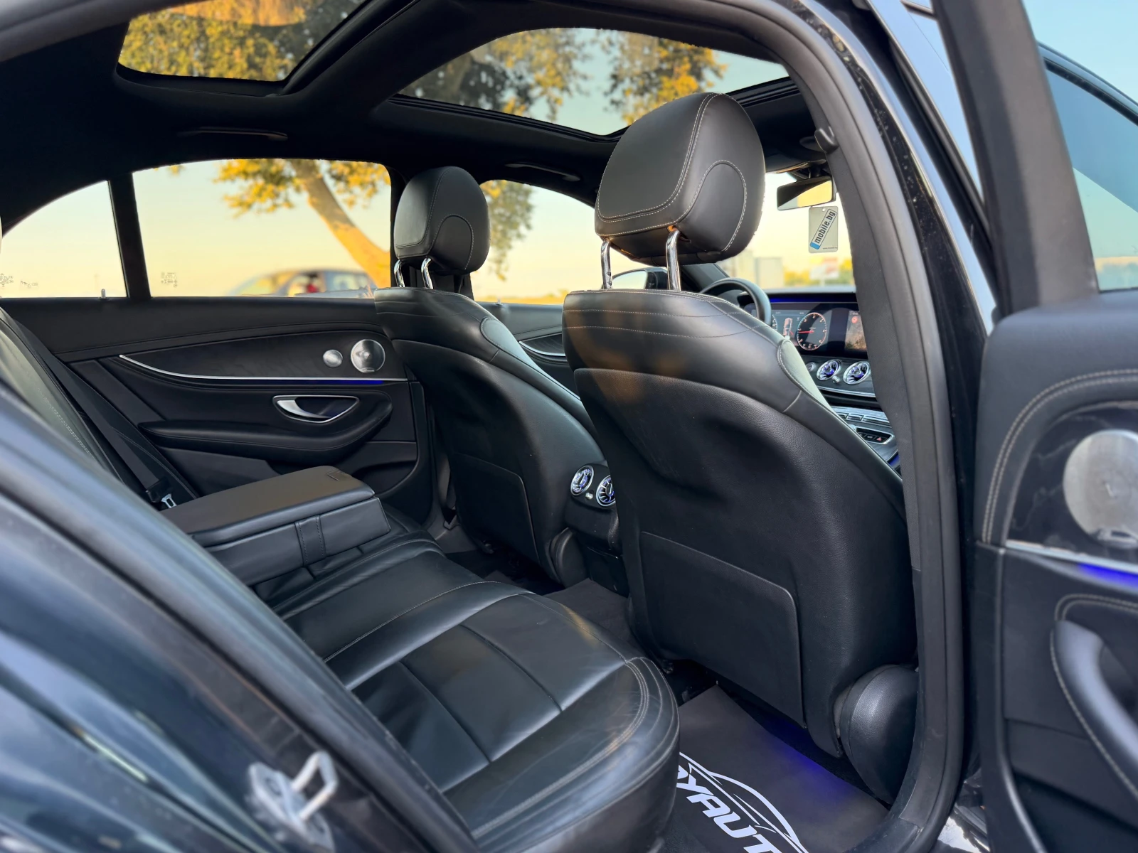 Mercedes-Benz E 220 d= BRABUS= DISTRONIC= KEYLESS GO= 360* CAMERA= BUR, снимка 12 - Автомобили и джипове - 56129173
