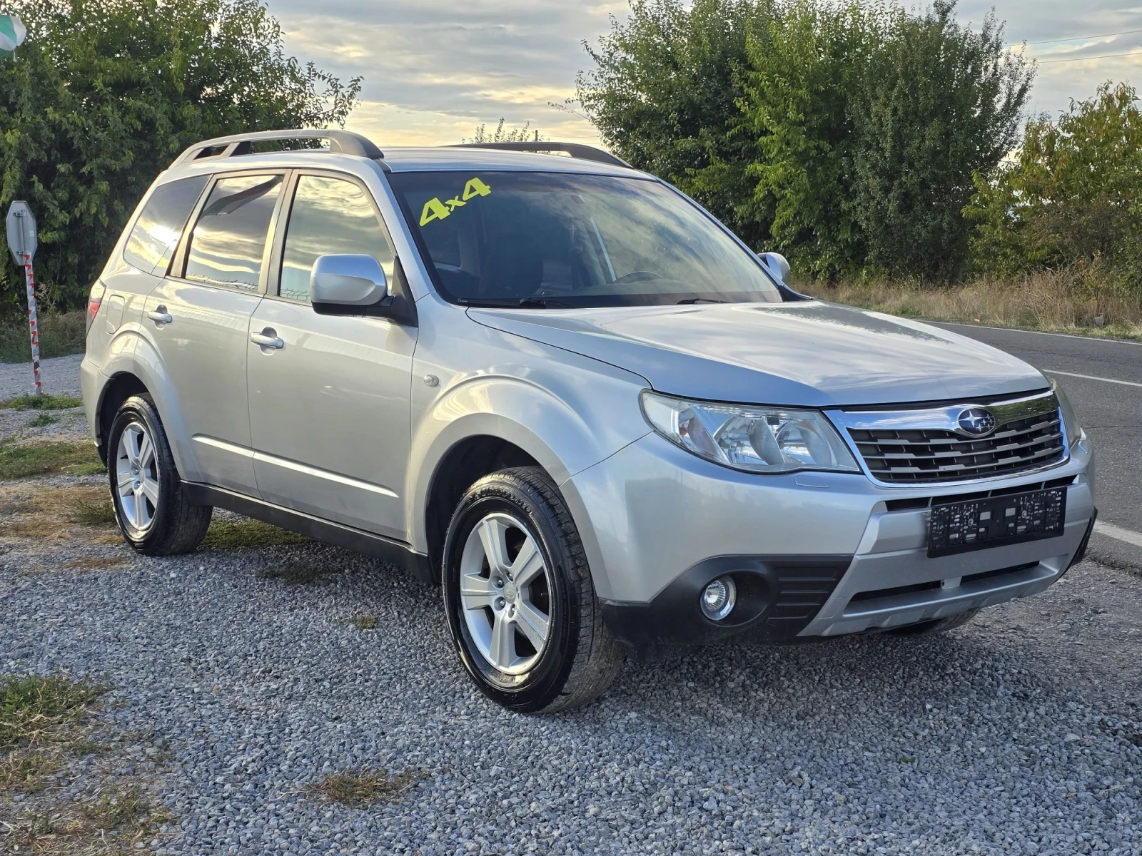 Subaru Forester 2.0I AWD, снимка 2 - Автомобили и джипове - 56415311