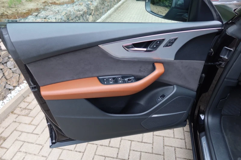 Audi Q8 S-line, снимка 7 - Автомобили и джипове - 52507894