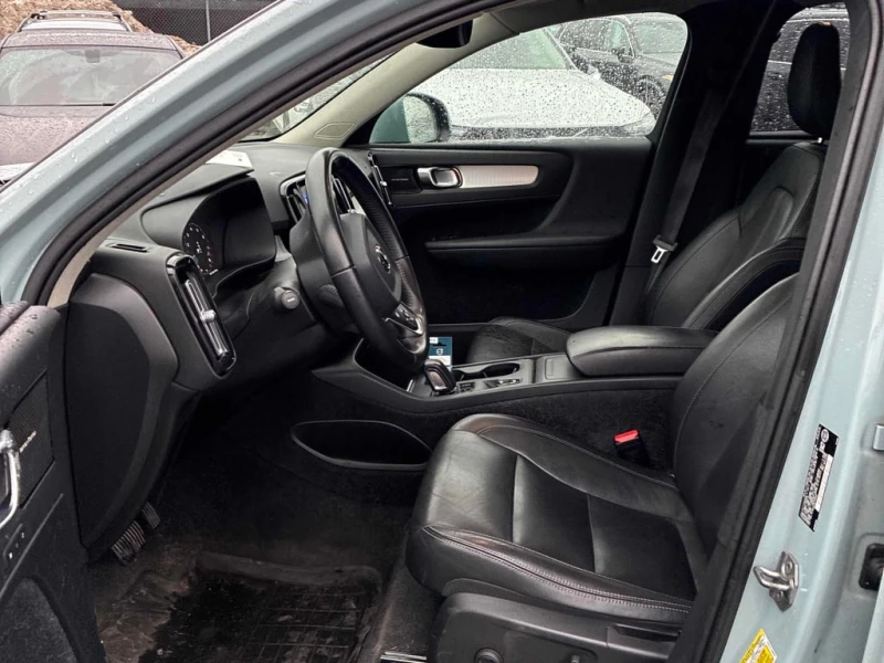 Volvo XC40 * Momentum * CARFAX * БЕЗ ПЪРВОНАЧАЛНА ВНОСКА, снимка 12 - Автомобили и джипове - 52877564