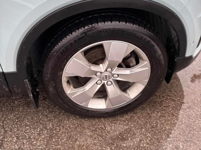 Volvo XC40 * Momentum * CARFAX * БЕЗ ПЪРВОНАЧАЛНА ВНОСКА, снимка 7 - Автомобили и джипове - 52877564