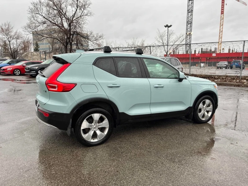 Volvo XC40 * Momentum * CARFAX * БЕЗ ПЪРВОНАЧАЛНА ВНОСКА, снимка 3 - Автомобили и джипове - 52877564