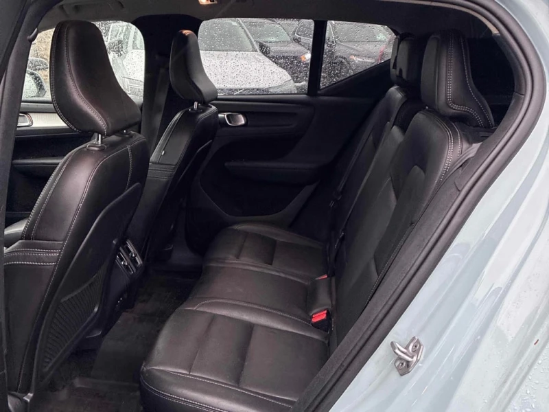 Volvo XC40 * Momentum * CARFAX * БЕЗ ПЪРВОНАЧАЛНА ВНОСКА, снимка 13 - Автомобили и джипове - 52877564