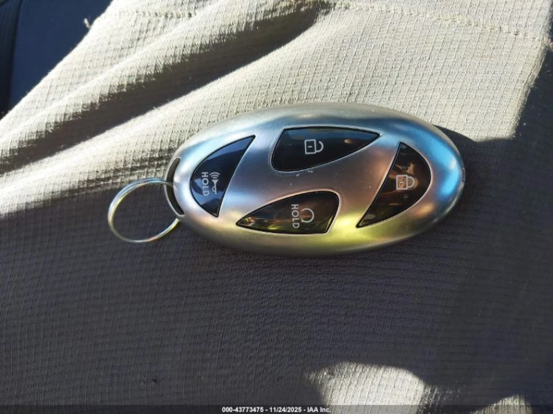 Hyundai Kona 2.0L I-4 DOHC, VVT, 147HP Front Wheel Drive, снимка 3 - Автомобили и джипове - 53576050