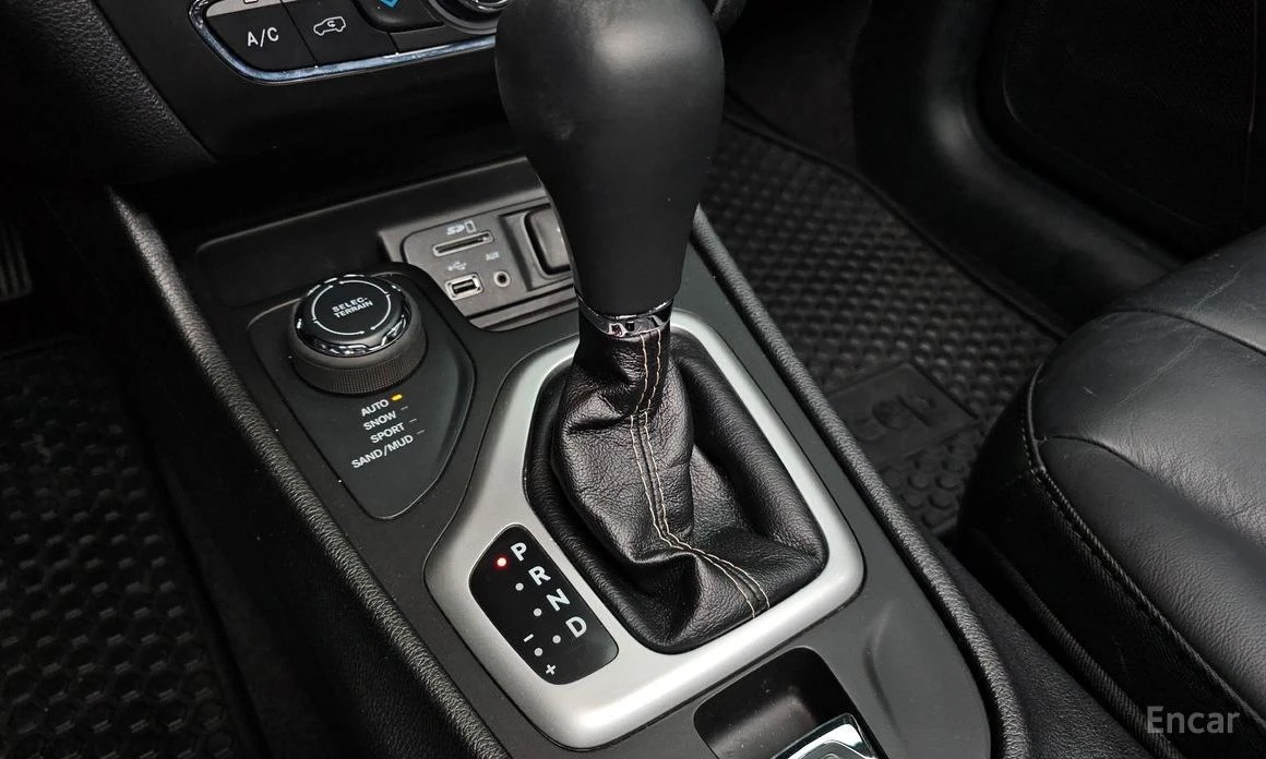 Jeep Grand cherokee, снимка 9 - Автомобили и джипове - 53950355