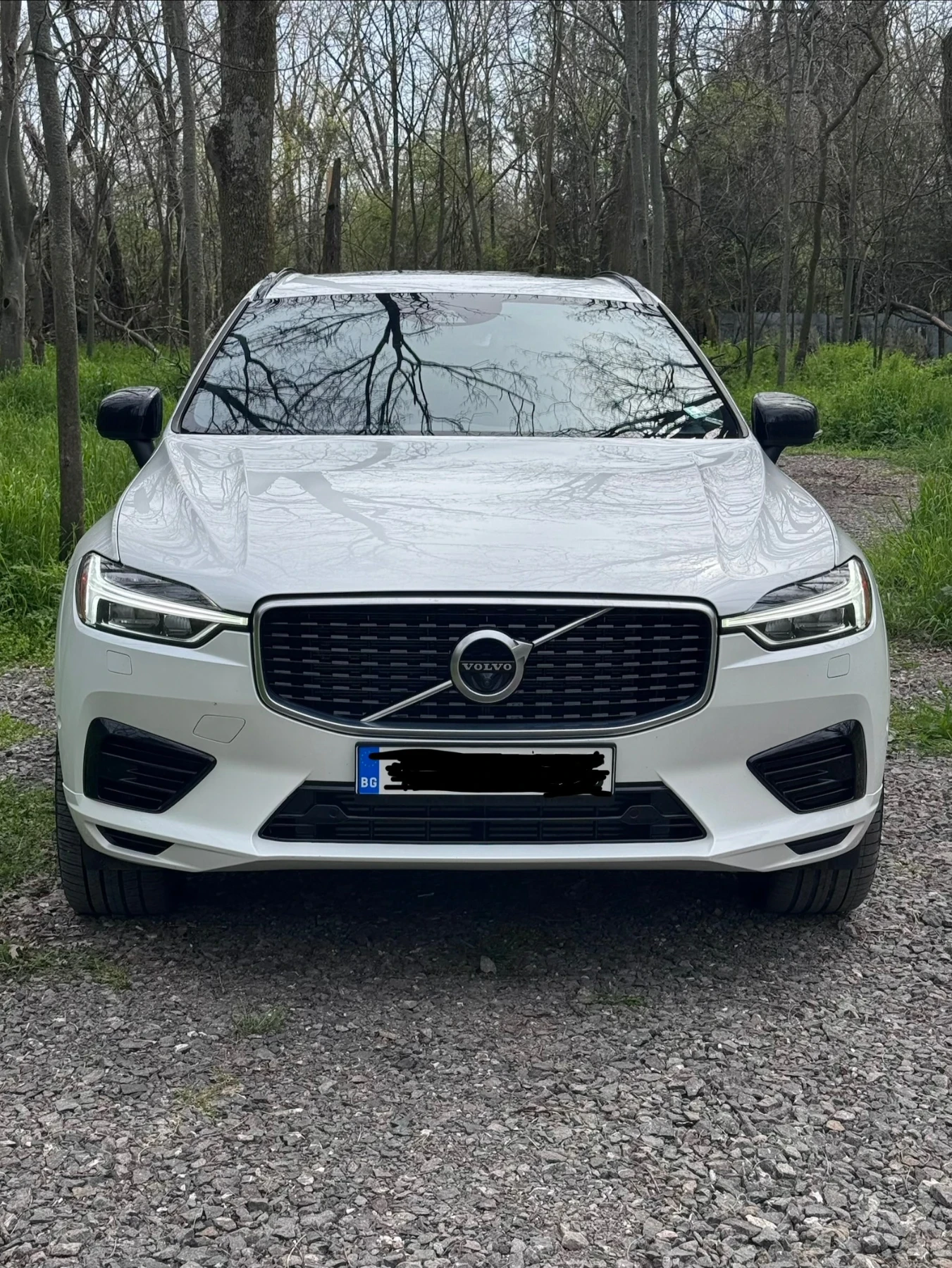 Volvo XC60 R-design Plug-in Hybrid T8 , снимка 2 - Автомобили и джипове - 54204659