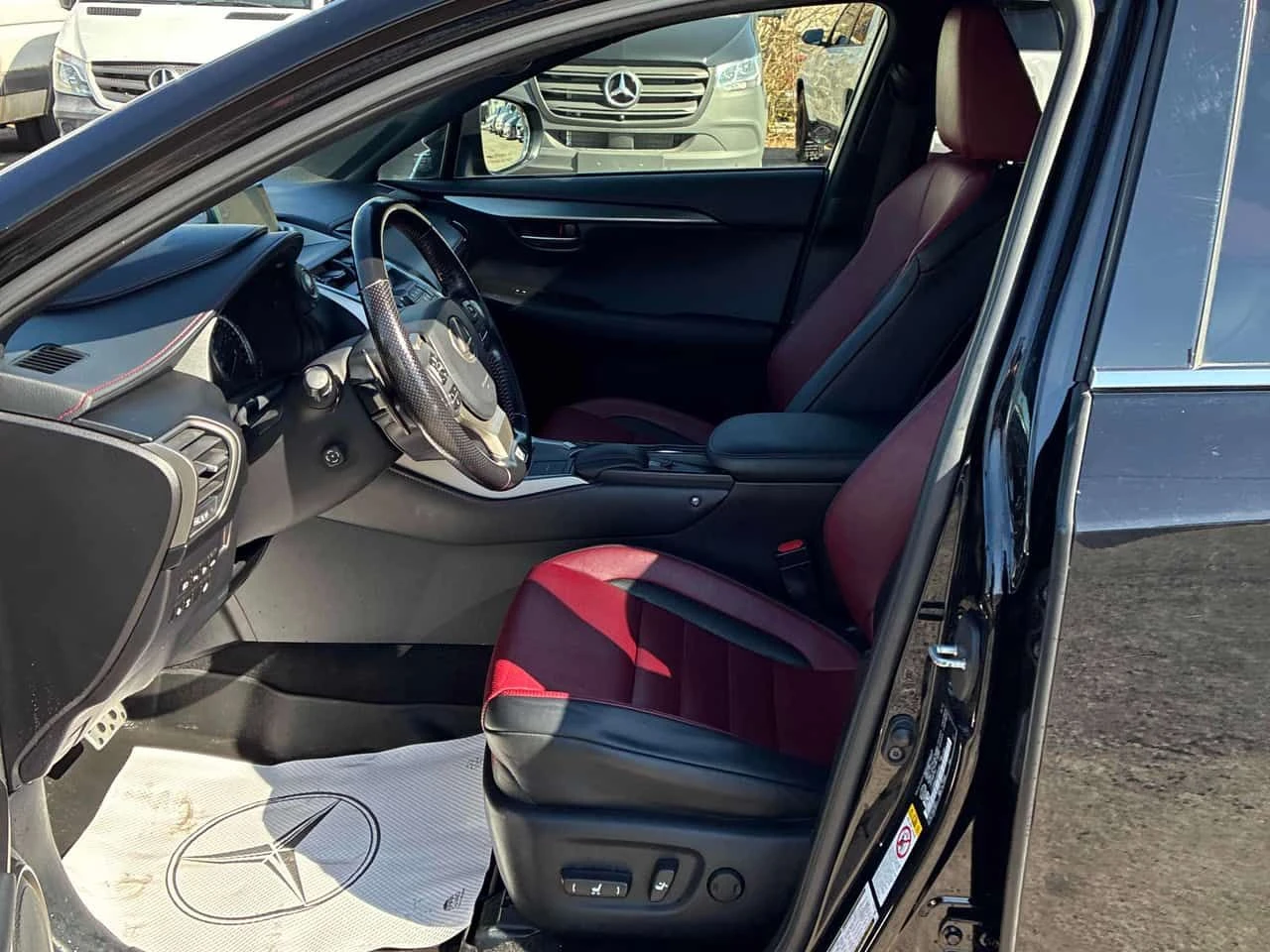 Lexus NX 200t * AWD 4dr* 2 КЛЮЧА* PANO* KEYLESS* ПОДГРЕВ* , снимка 12 - Автомобили и джипове - 54395287