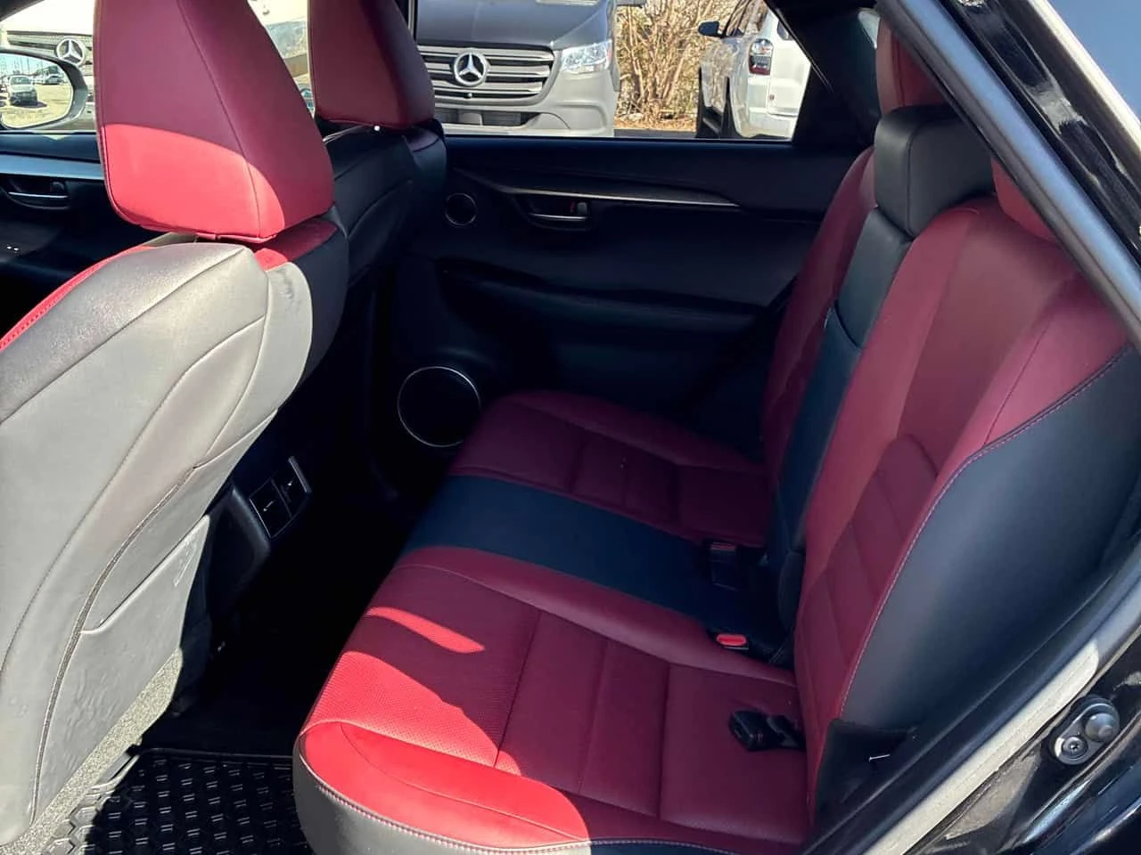 Lexus NX 200t * AWD 4dr* 2 КЛЮЧА* PANO* KEYLESS* ПОДГРЕВ* , снимка 15 - Автомобили и джипове - 54395287