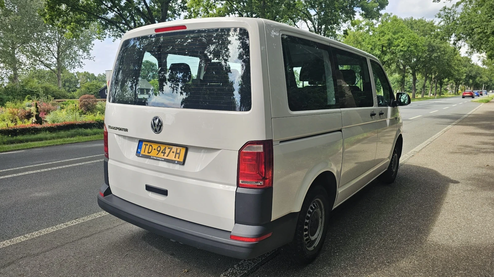 VW Transporter T6 2.0 TDI  - изображение 3
