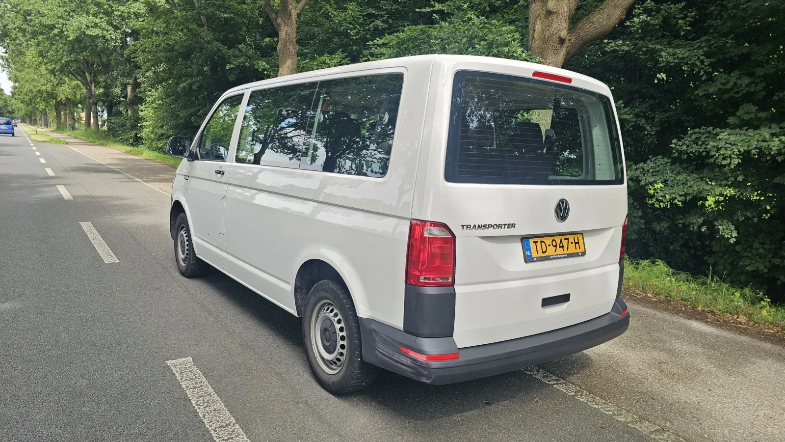 VW Transporter T6 2.0 TDI  - изображение 4