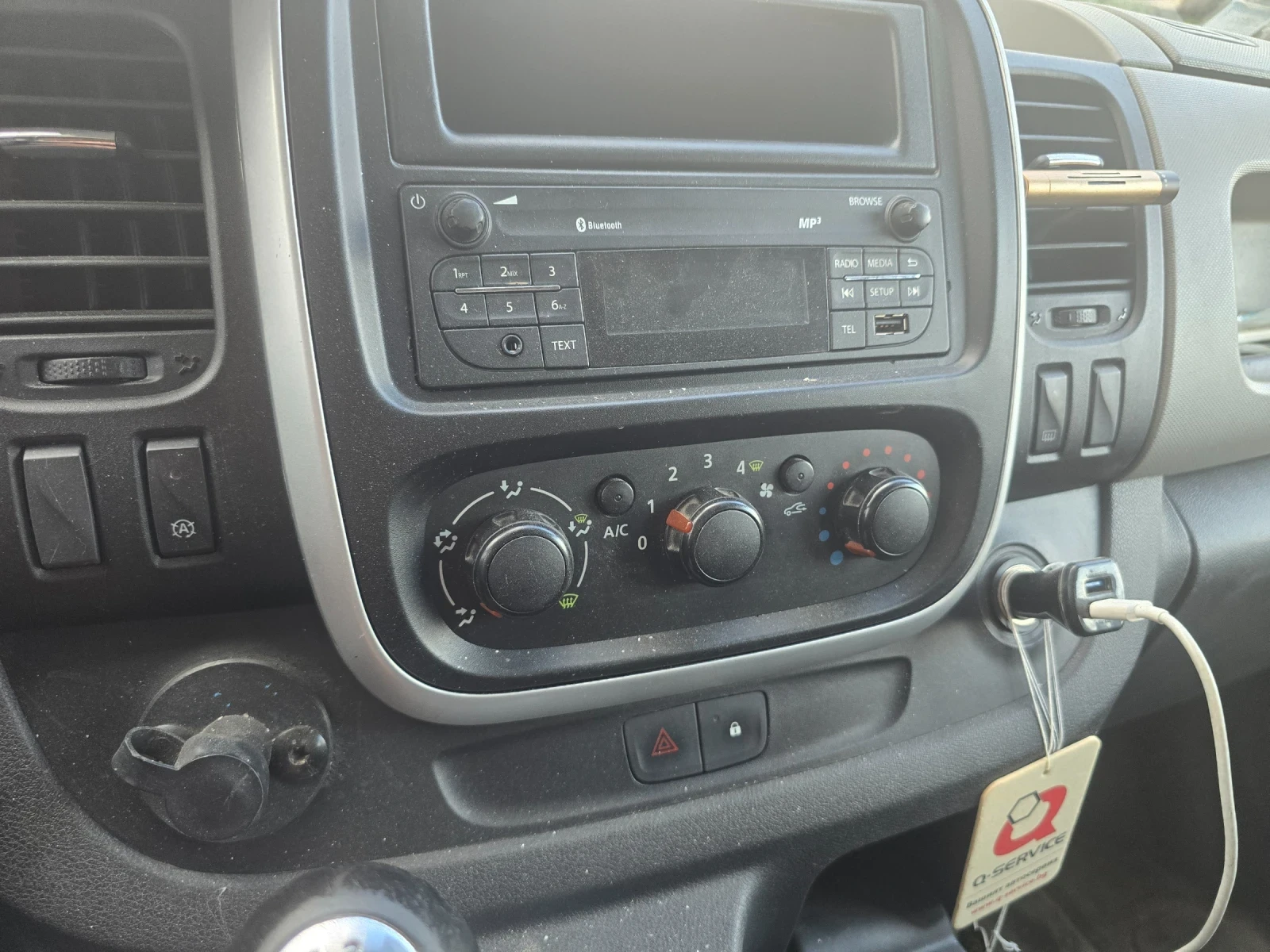 Renault Trafic, снимка 4 - Бусове и автобуси - 54754210