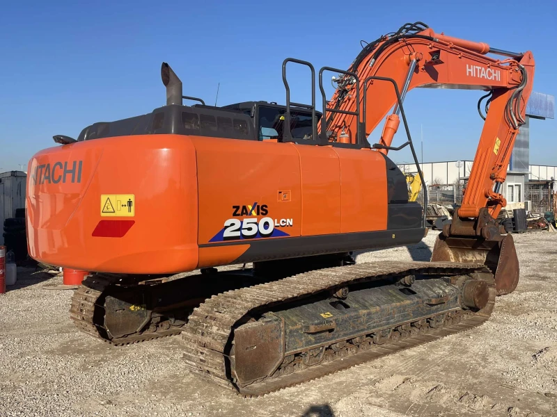 Багер Hitachi ZX 250 LCN-6 , снимка 12 - Индустриална техника - 48617894