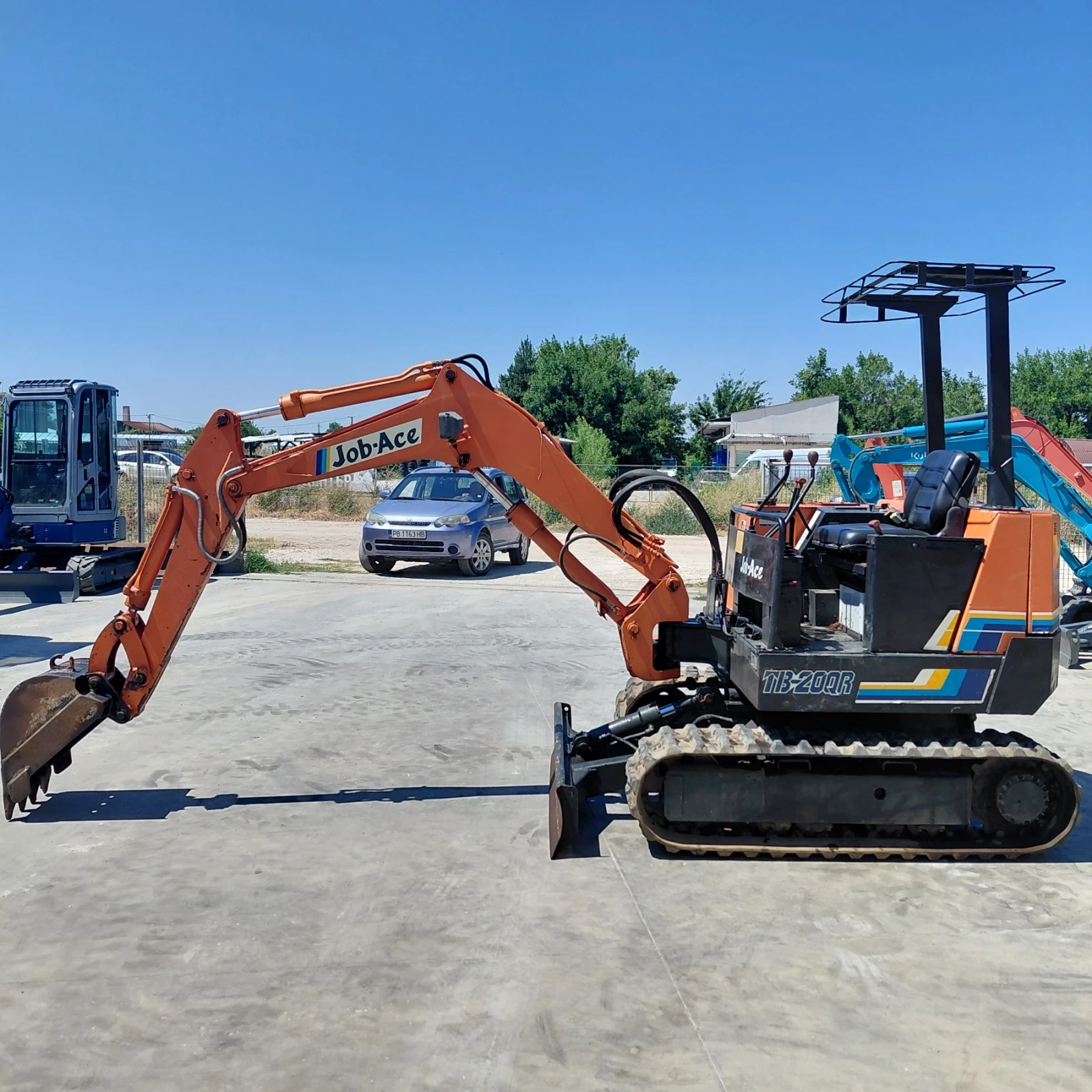 Багер Takeuchi TB20QR * НАЛИЧЕН * 1100 МОТОЧАСА * , снимка 2 - Индустриална техника - 53886414