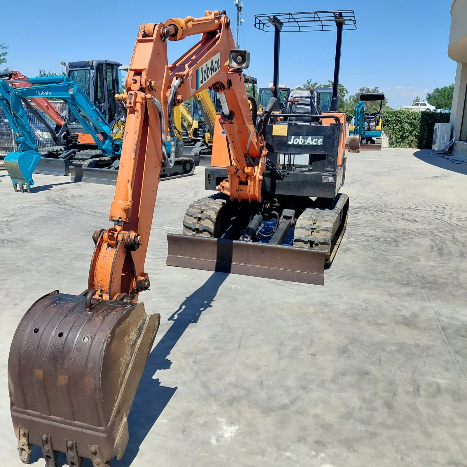 Багер Takeuchi TB20QR * НАЛИЧЕН * 1100 МОТОЧАСА * , снимка 8 - Индустриална техника - 53886414