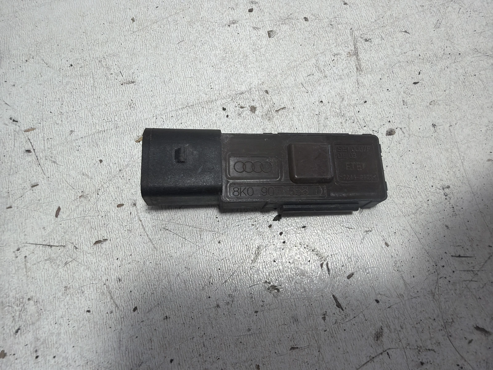 датчик 8K0907658D Audi A4