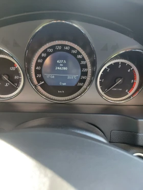 Mercedes-Benz C 220, снимка 13