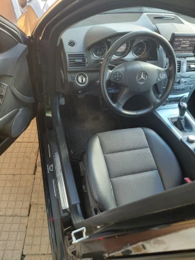 Mercedes-Benz C 220, снимка 2