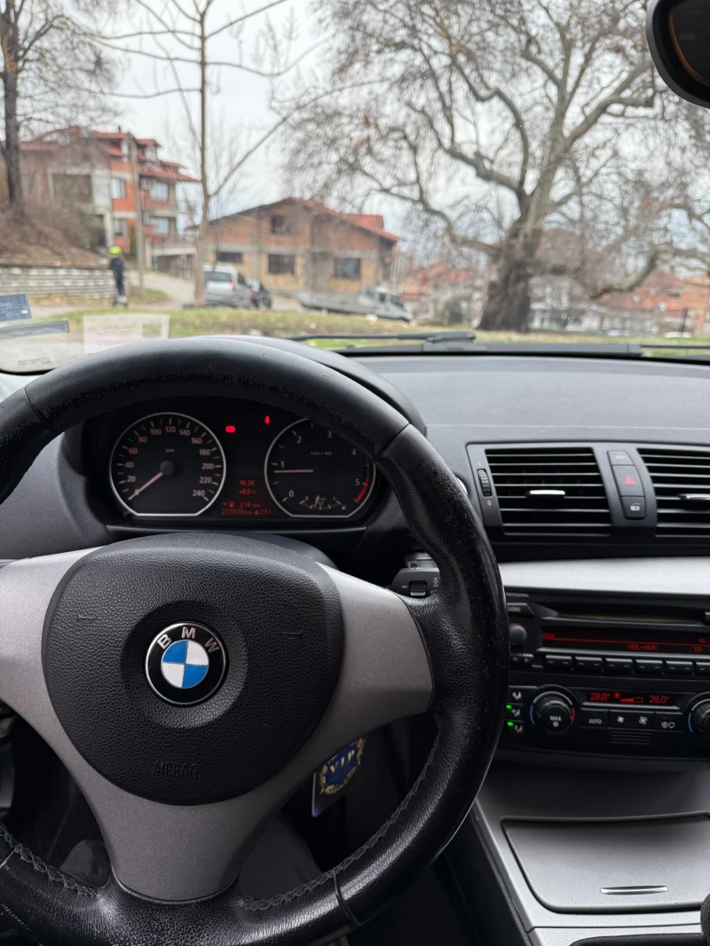 BMW 118, снимка 8 - Автомобили и джипове - 48451342