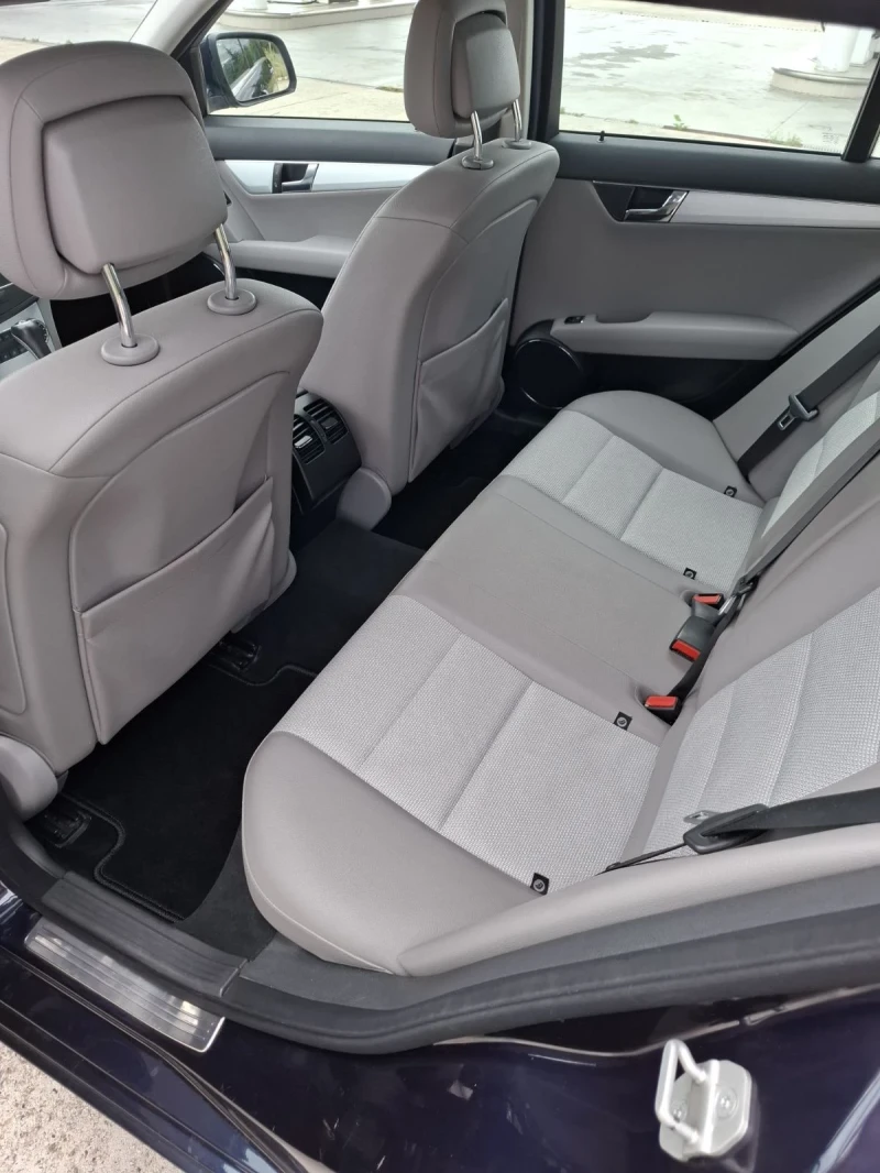 Mercedes-Benz C 320 3.0 CDI V6 224кс. АVANTGARDE, Автомат, Голяма Нави, снимка 12 - Автомобили и джипове - 52713488