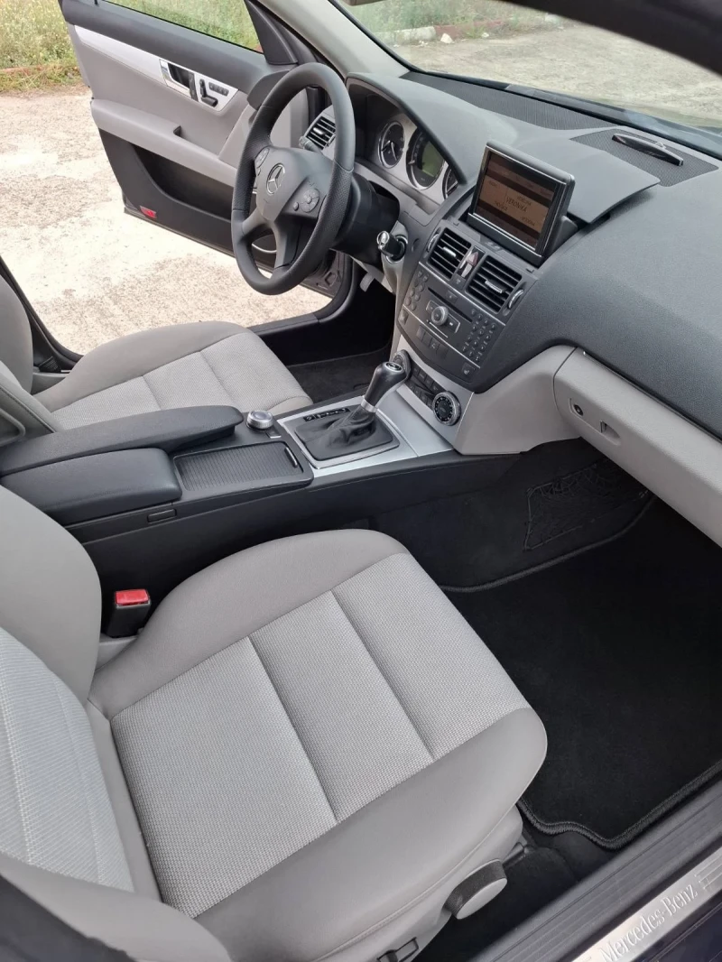 Mercedes-Benz C 320 3.0 CDI V6 224кс. АVANTGARDE, Автомат, Голяма Нави, снимка 11 - Автомобили и джипове - 52713488