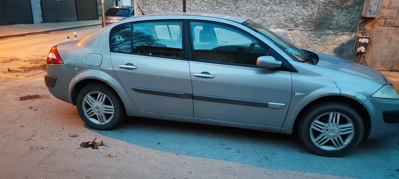 Renault Megane Меган 2, снимка 2 - Автомобили и джипове - 52495024