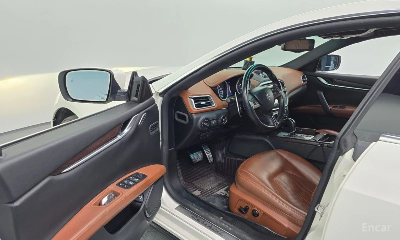 Maserati Ghibli, снимка 10 - Автомобили и джипове - 53032980