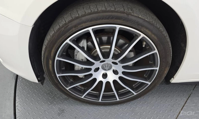 Maserati Ghibli, снимка 5 - Автомобили и джипове - 53032980