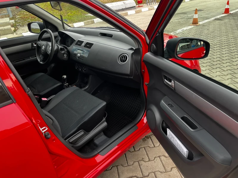 Suzuki Swift 1.3 , снимка 10 - Автомобили и джипове - 53102056