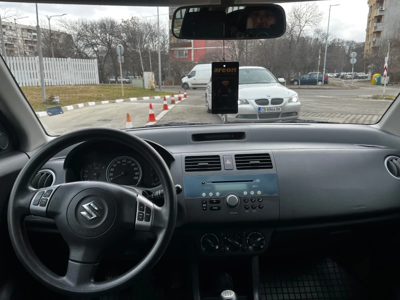 Suzuki Swift 1.3 , снимка 7 - Автомобили и джипове - 53102056