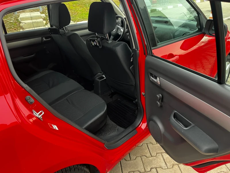 Suzuki Swift 1.3 , снимка 9 - Автомобили и джипове - 53102056