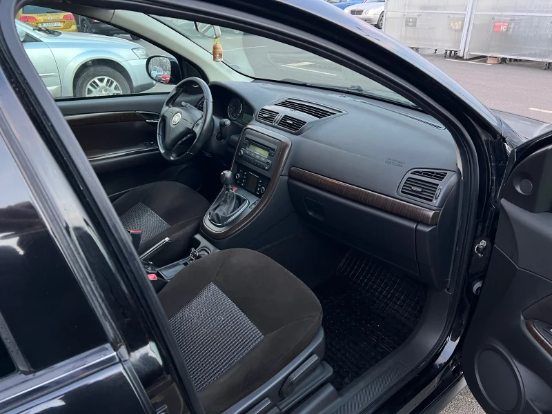 Fiat Croma 1.9 MultiJet 150, снимка 13 - Автомобили и джипове - 53222623
