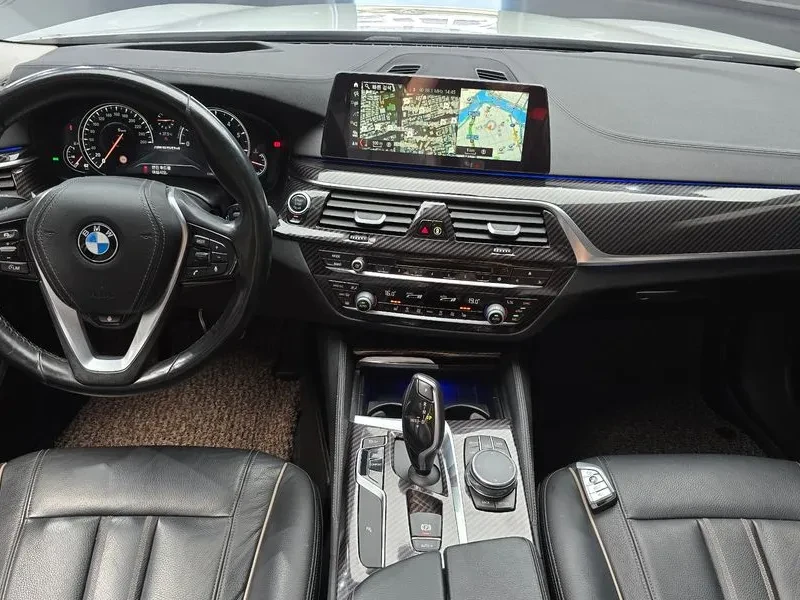 BMW 520 Luxury, снимка 7 - Автомобили и джипове - 55888770