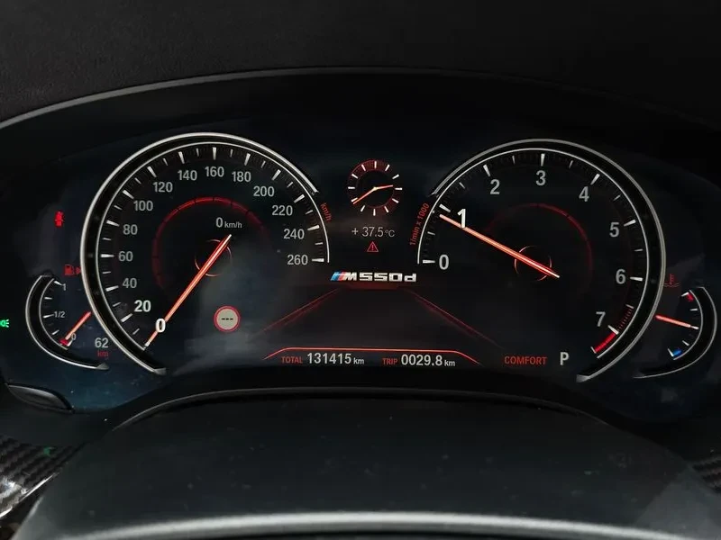 BMW 520 Luxury, снимка 8 - Автомобили и джипове - 55888770