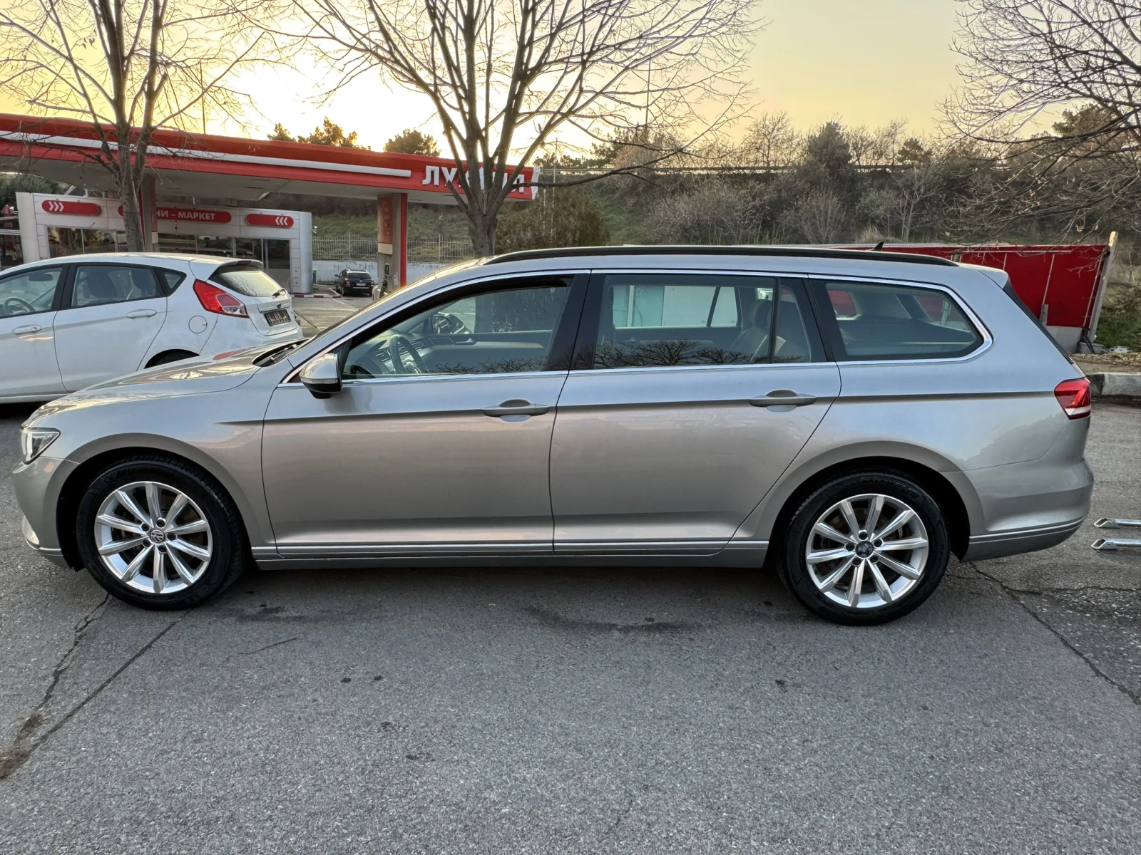 VW Passat 2.0TDI* 150кс* Keyless* DISTRONIC* ТОП СЪСТОЯНИЕ*  - изображение 8