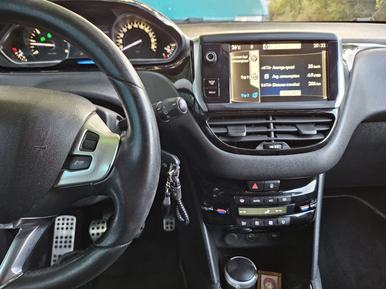 Peugeot 208  - изображение 8