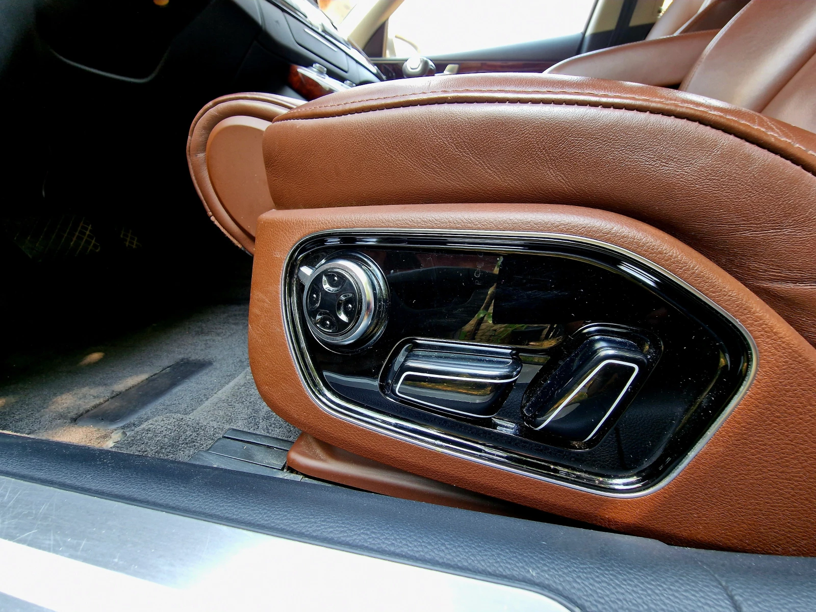 Audi A8, снимка 9 - Автомобили и джипове - 53747737