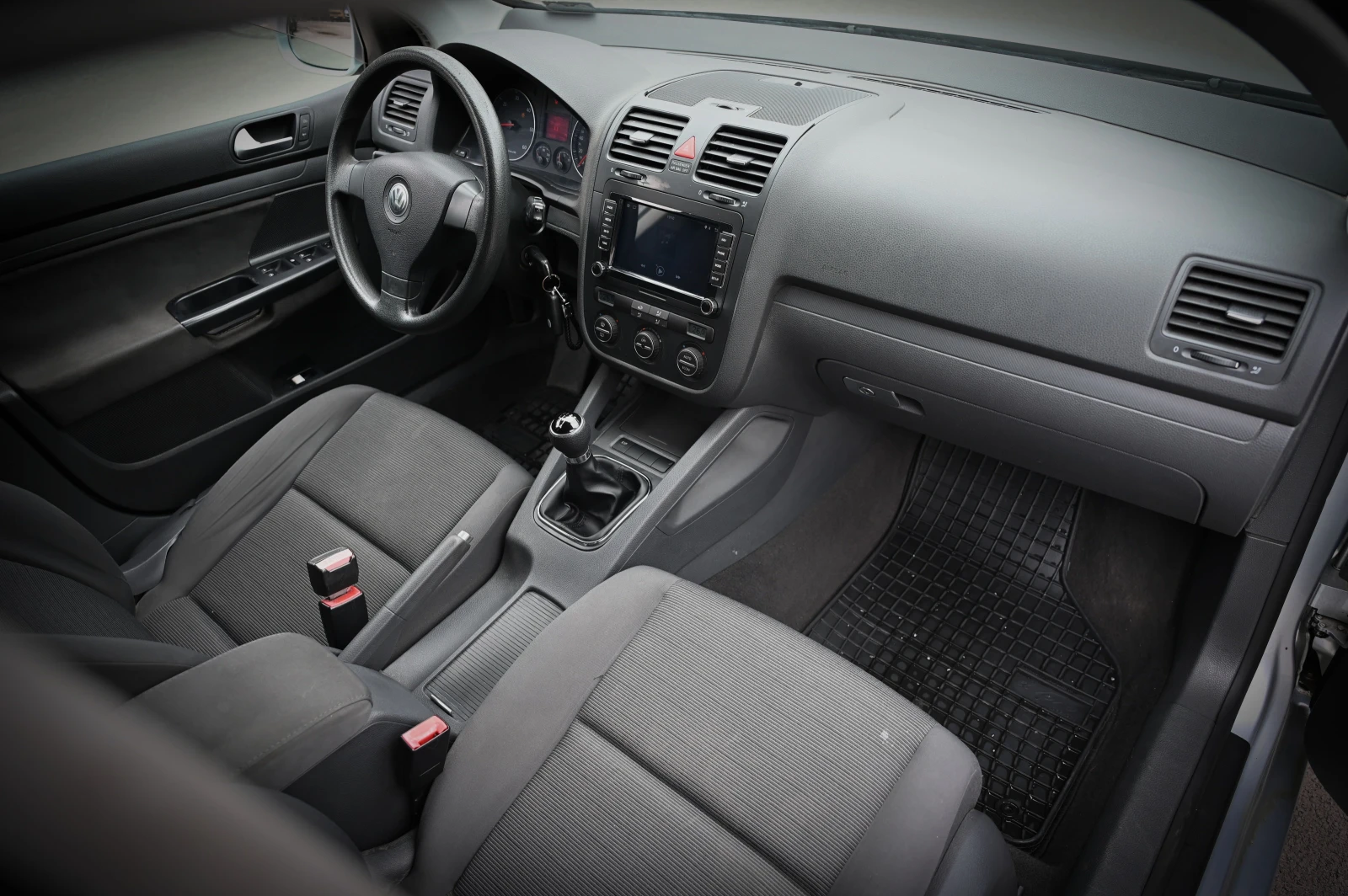 VW Golf 1.9 TDI ПЕРФЕКТЕН !!!, снимка 11 - Автомобили и джипове - 54015962