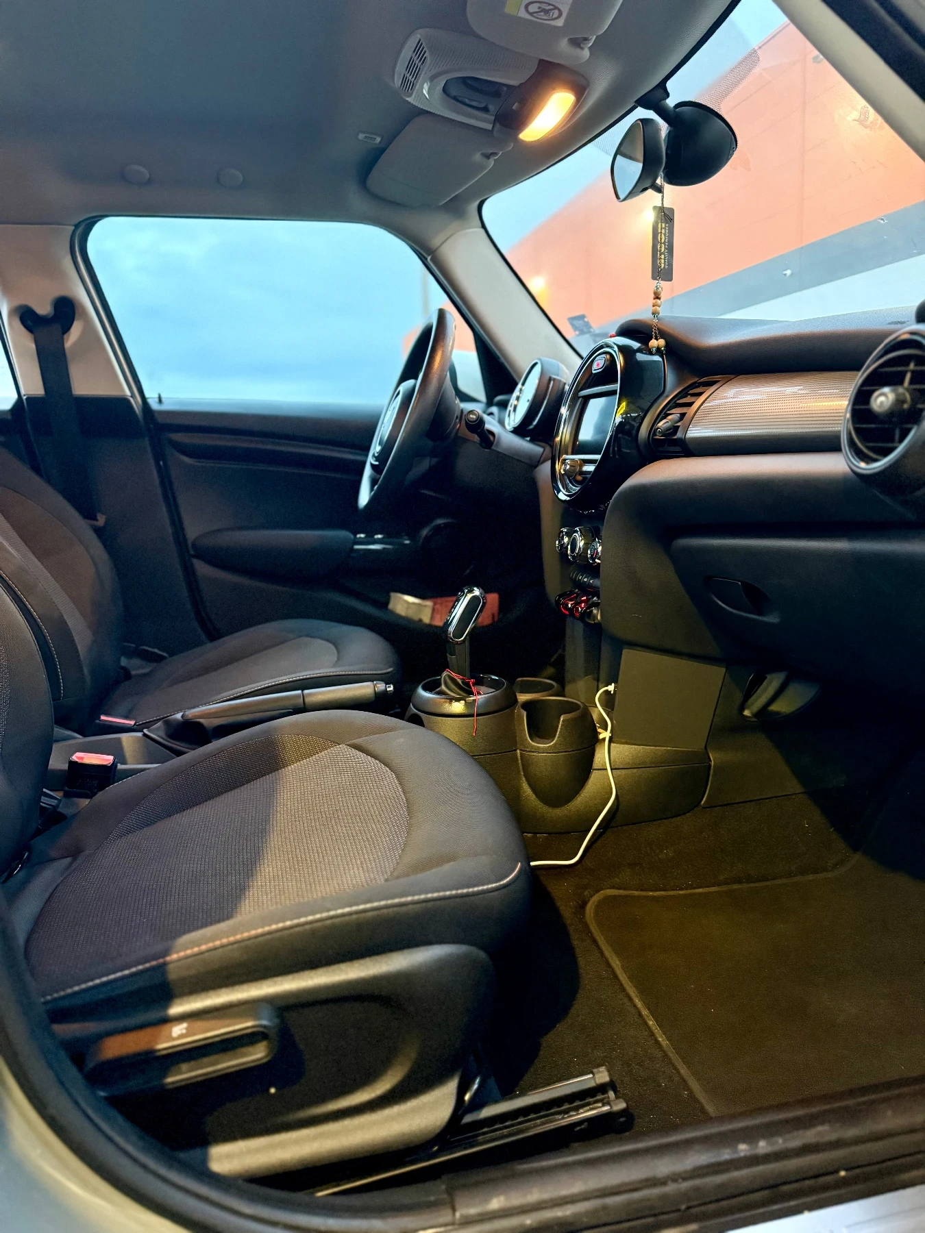 Mini Cooper 5 Door, снимка 10 - Автомобили и джипове - 54183202