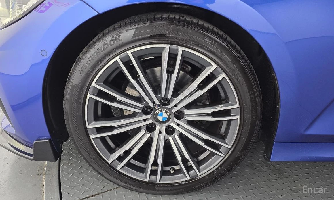 BMW 320 d M-Sport Plus* HARMAN KARDON* HEAD-UP* 360 CAM* , снимка 5 - Автомобили и джипове - 54220480