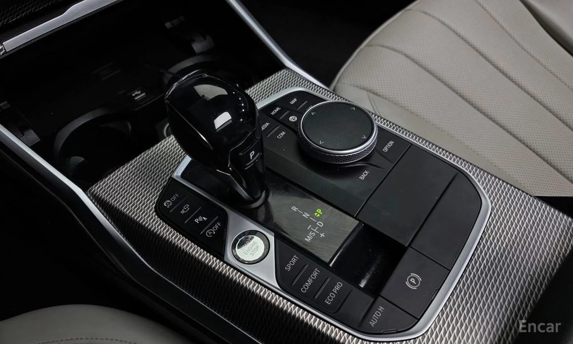 BMW 320 d M-Sport Plus* HARMAN KARDON* HEAD-UP* 360 CAM* , снимка 12 - Автомобили и джипове - 54220480