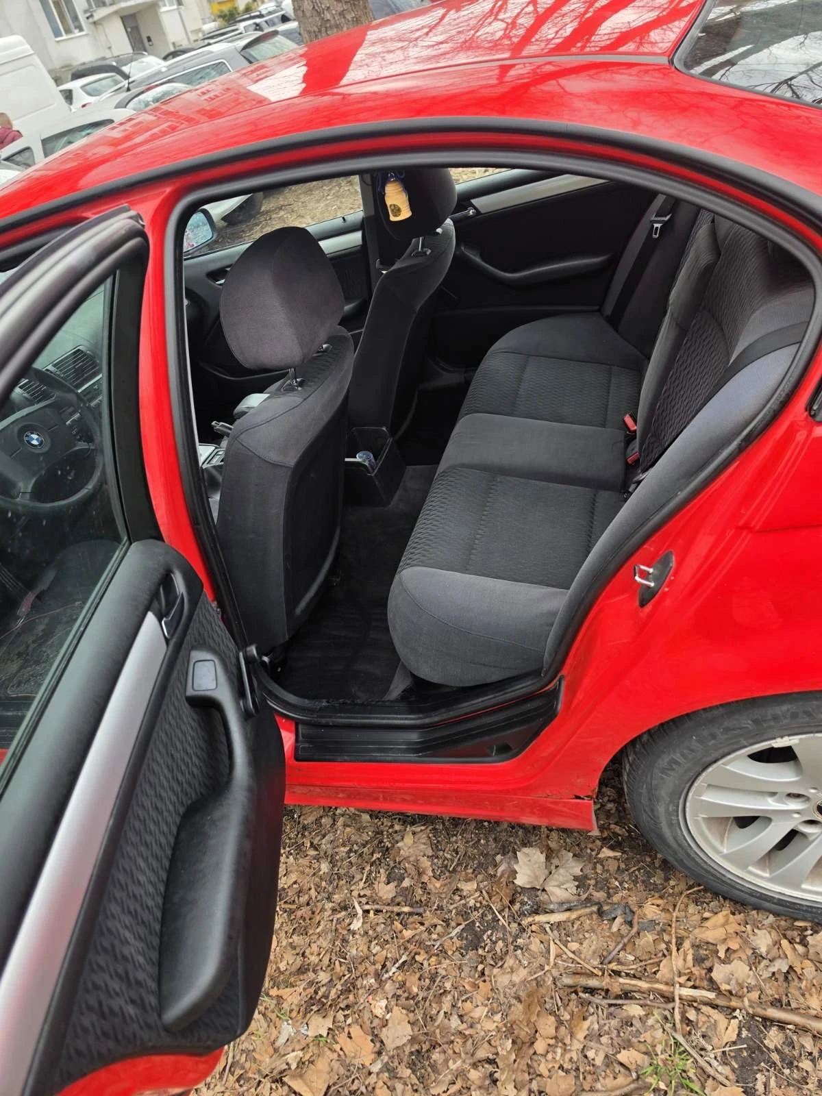 BMW 320, снимка 9 - Автомобили и джипове - 54240222