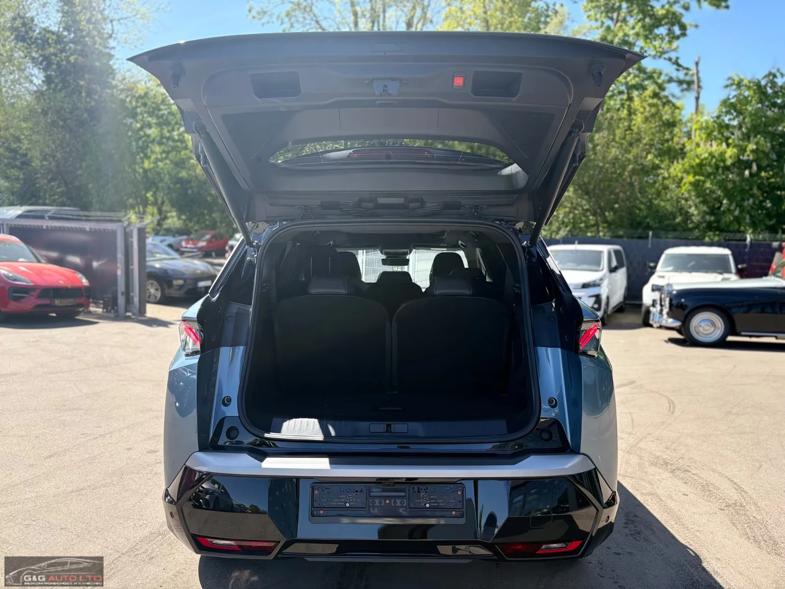 Peugeot 5008 GT-LINE/325HP/AWD/7S/PANO/360/MEMO/222q, снимка 7 - Автомобили и джипове - 54333166