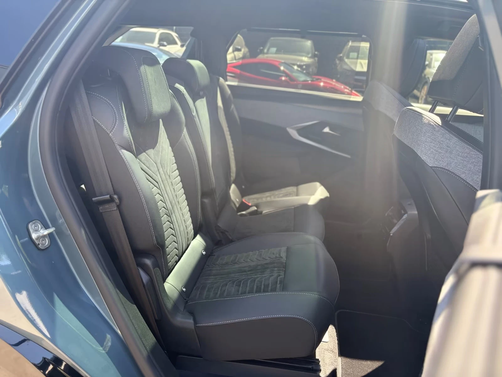 Peugeot 5008 GT-LINE/325HP/AWD/7S/PANO/360/MEMO/222q, снимка 16 - Автомобили и джипове - 54333166